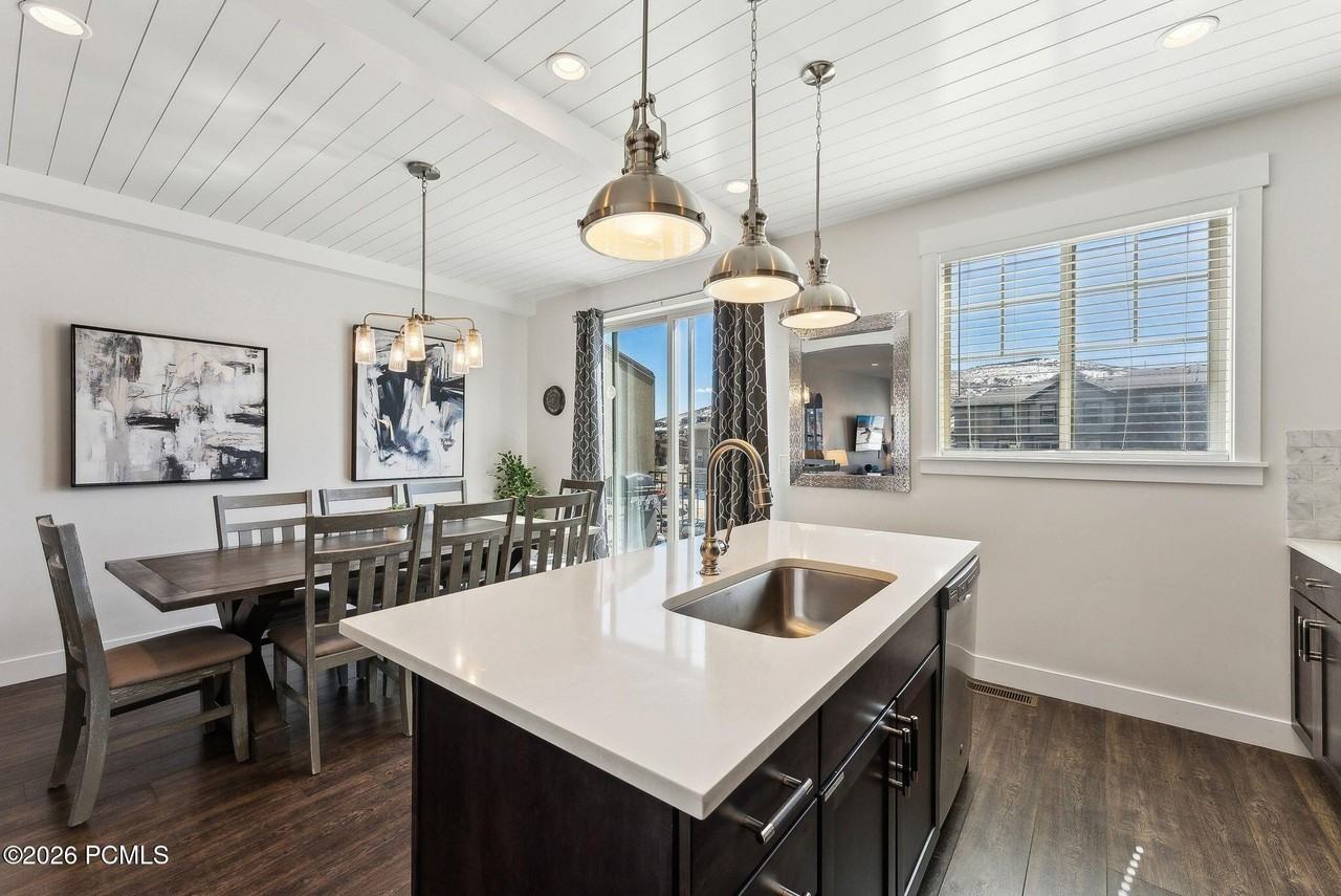 1089 W Wasatch Spring Rd - Photo 3 of 50