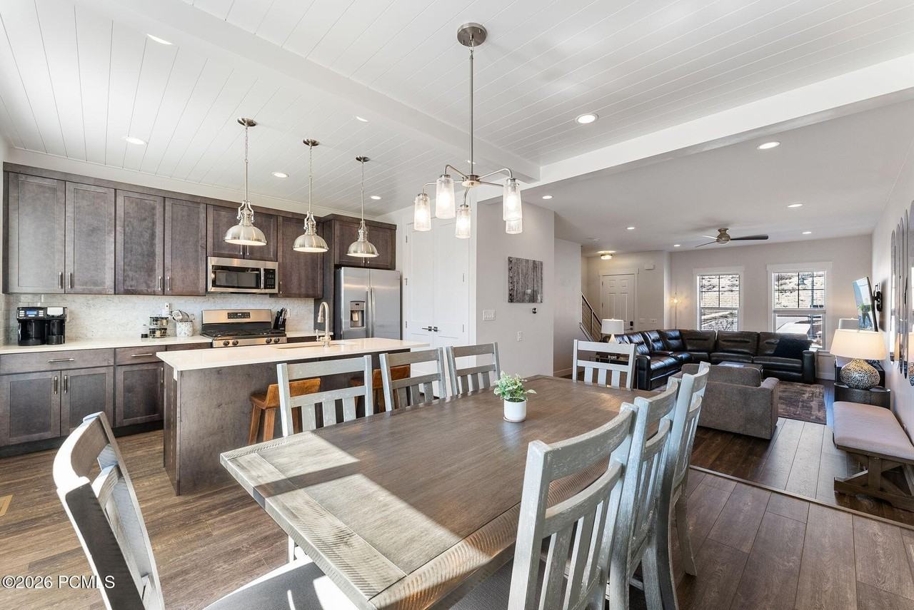 1089 W Wasatch Spring Rd - Photo 7 of 50