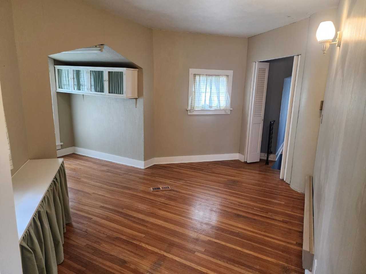 1309 Gorton Ave Nw - Photo 4 of 20