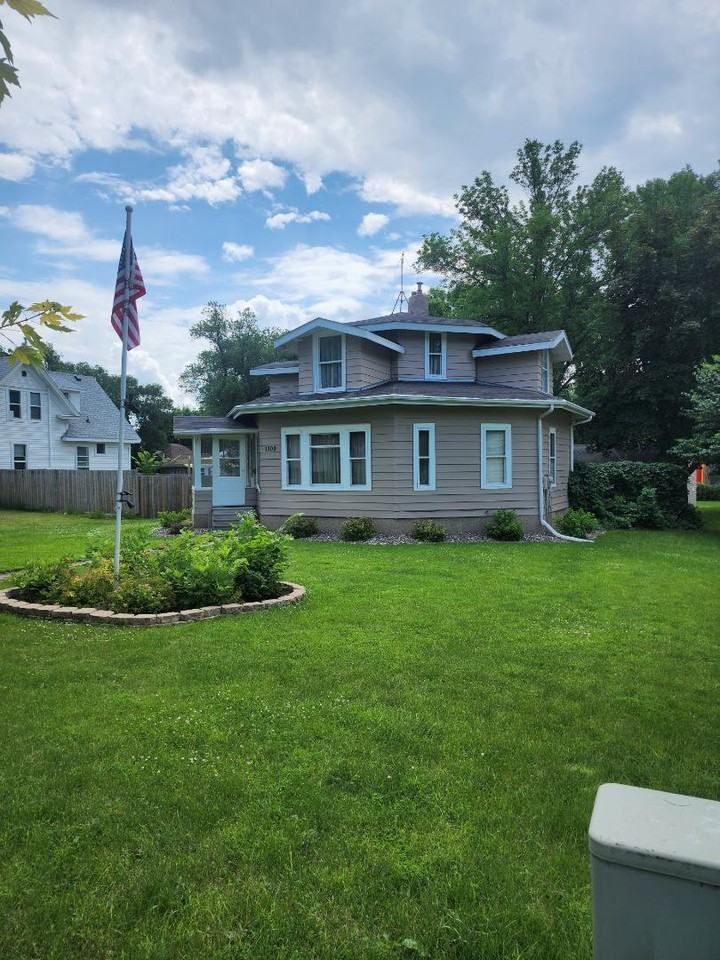 1309 Gorton Ave Nw - Photo 6 of 20