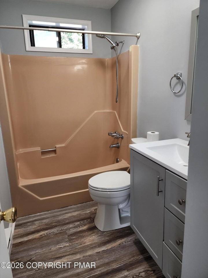 15 Pointe St #2ndFL - Photo 6 of 7
