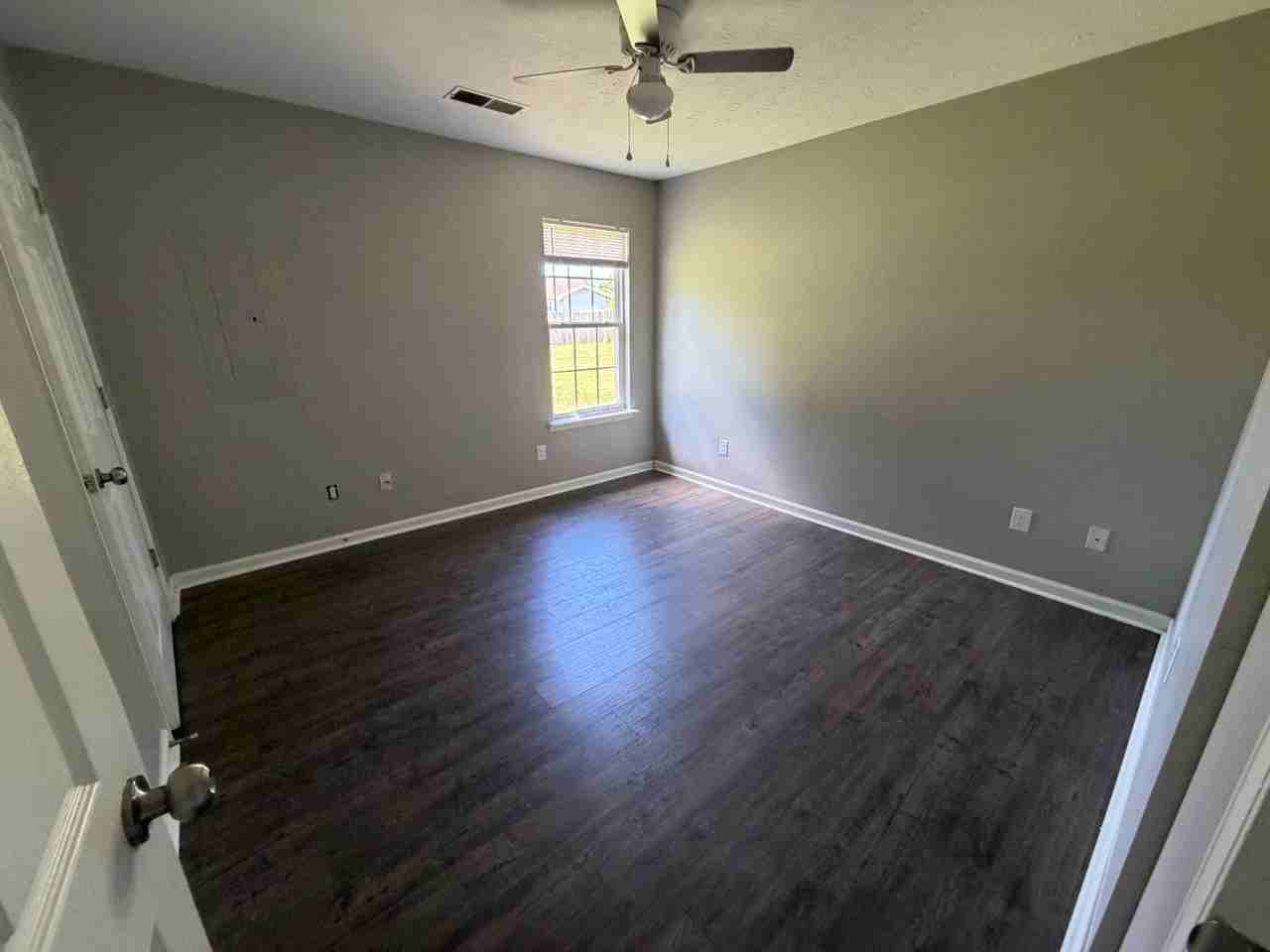 416 Poplar St - Photo 4 of 7