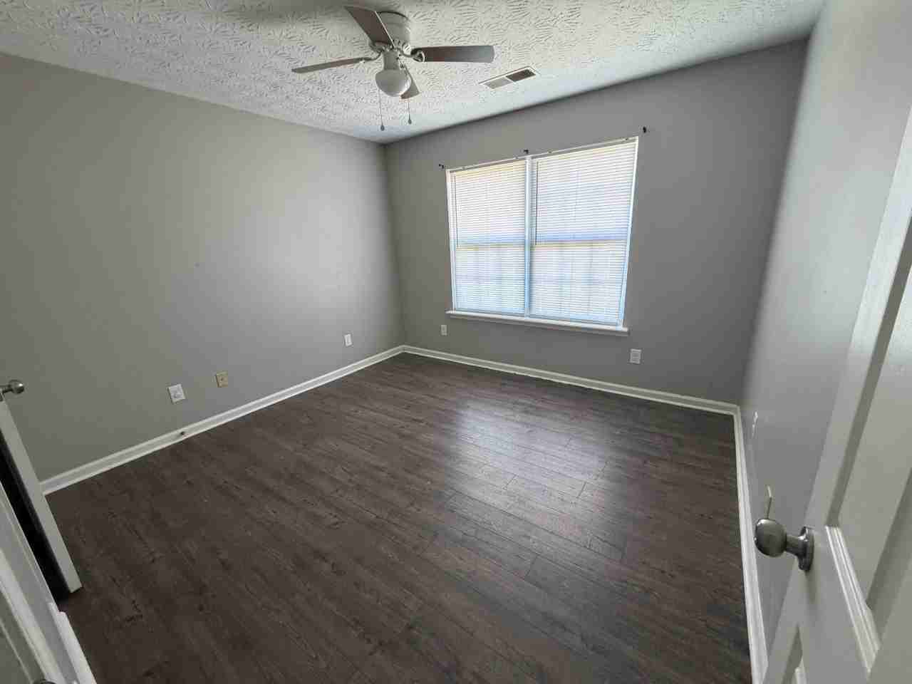 416 Poplar St - Photo 7 of 7