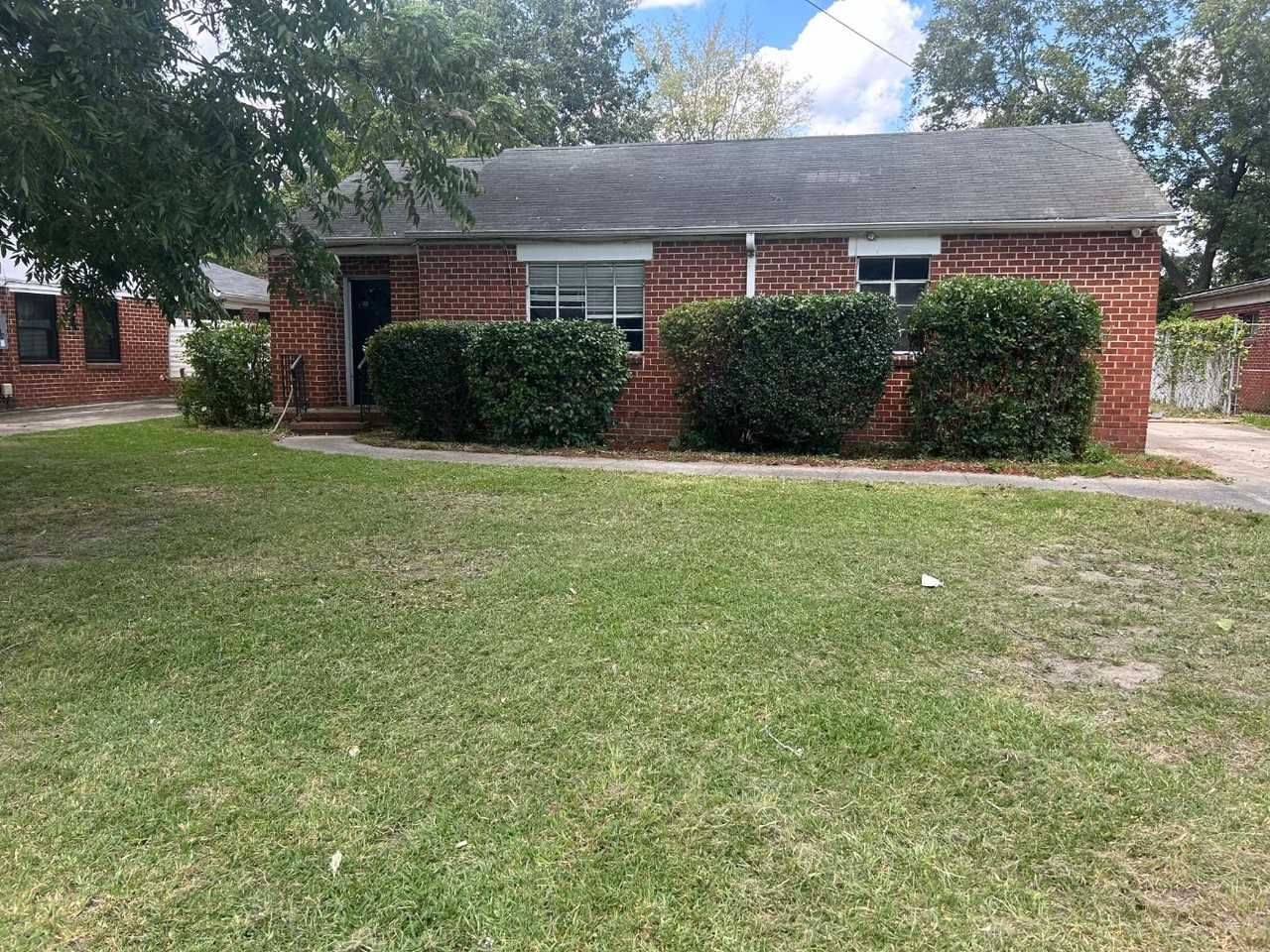 1970 Vining Cir - Photo 2 of 16