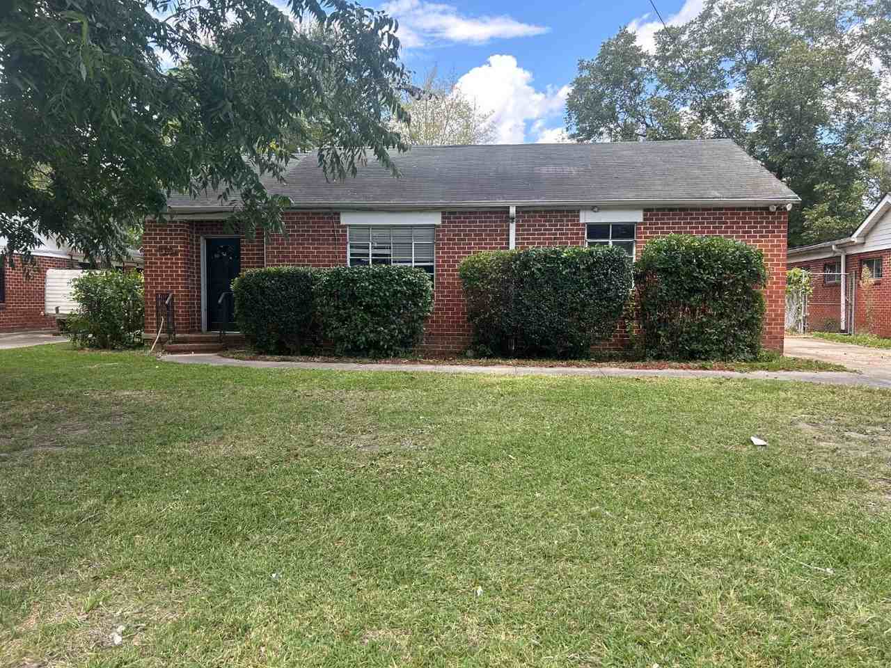 1970 Vining Cir - Photo 4 of 16