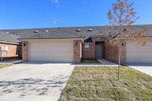 featured image of 7617 Woodford Ave