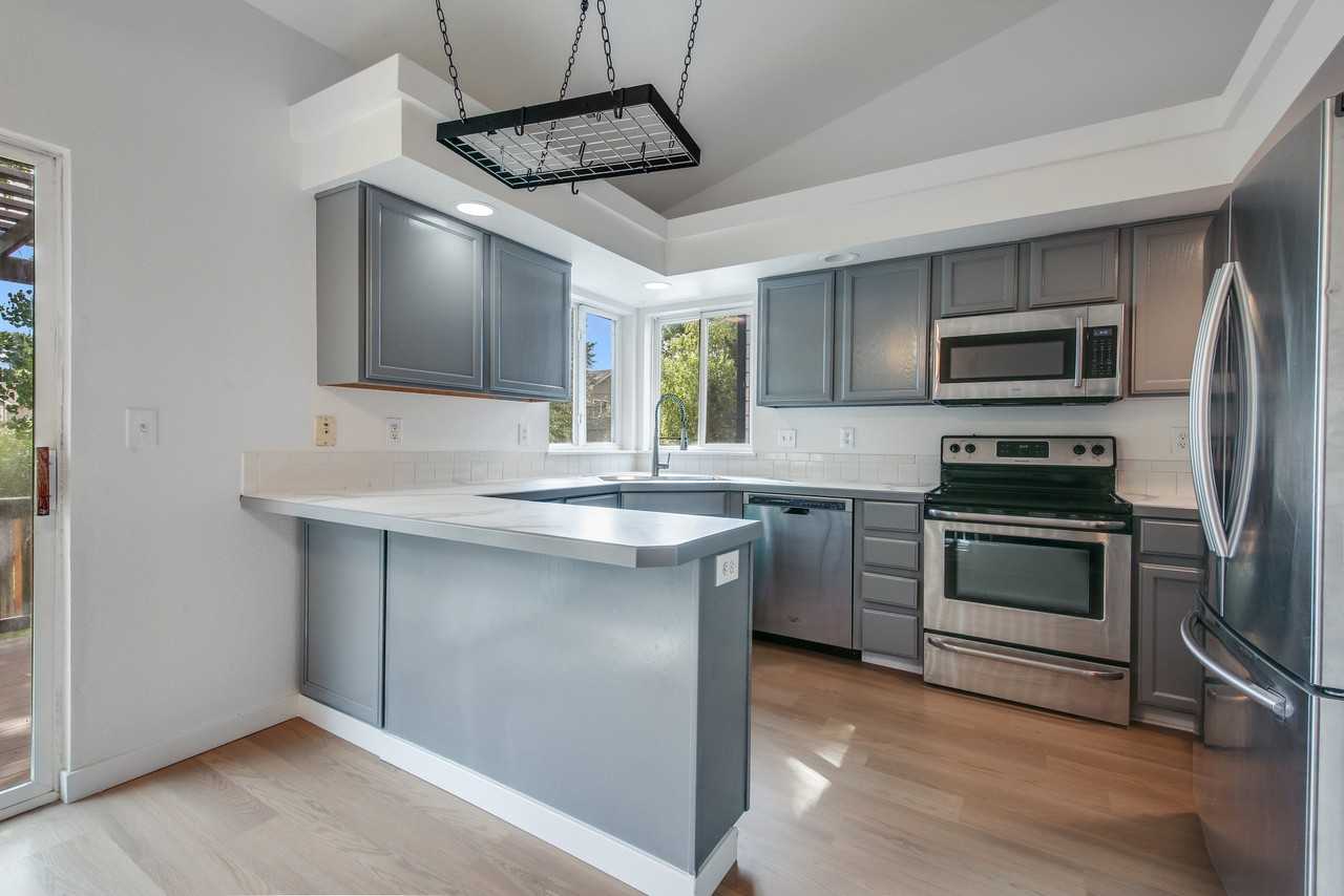3602 Rockaway St - Photo 4 of 22
