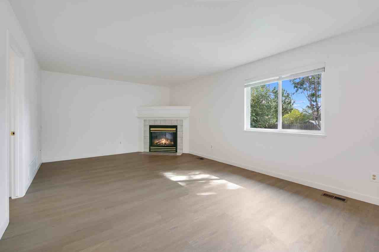 3602 Rockaway St - Photo 7 of 22