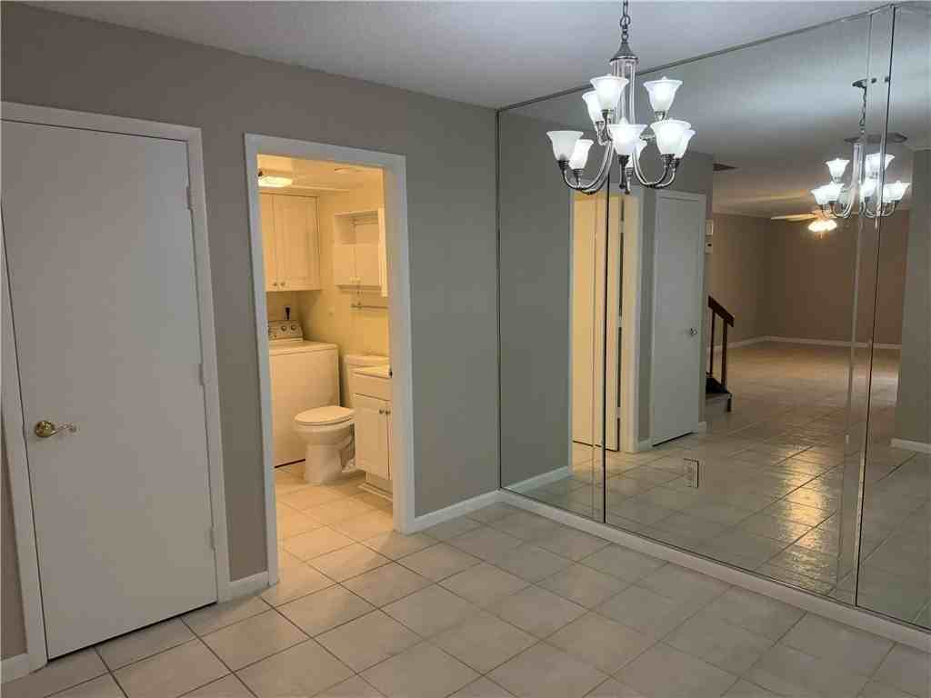 340 E Waverly Pl - Photo 4 of 11