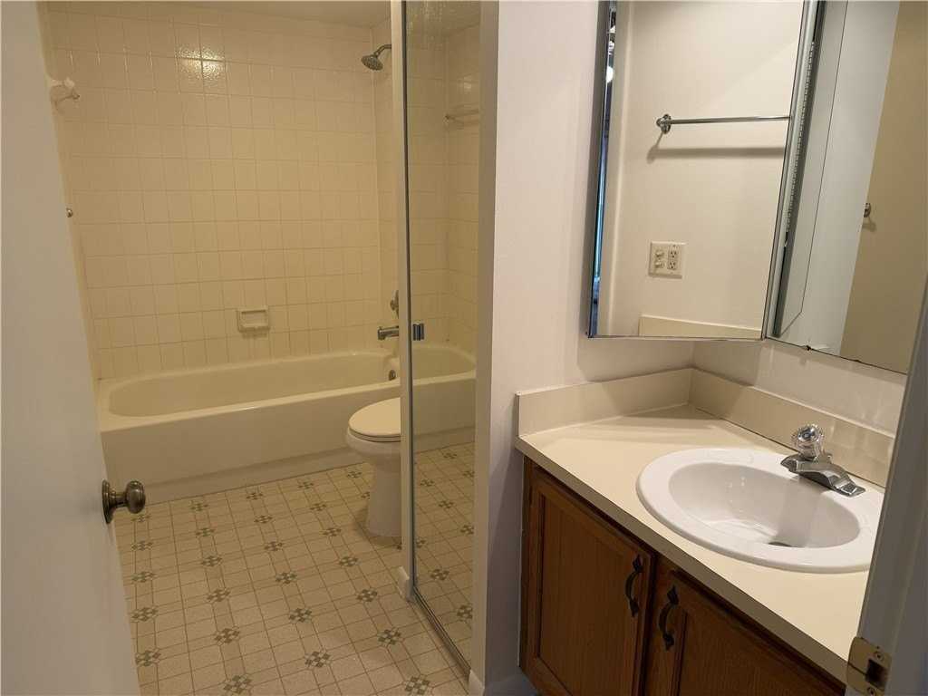340 E Waverly Pl - Photo 7 of 11