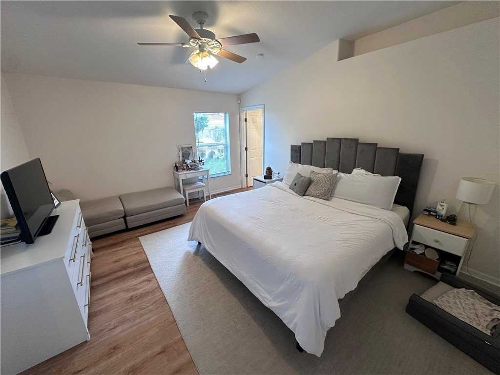 824 Greenleaf Cir - Photo 5 of 13
