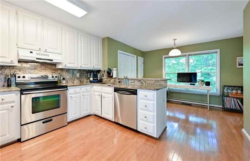 8903 Carroll Manor Dr - Photo 2 of 17