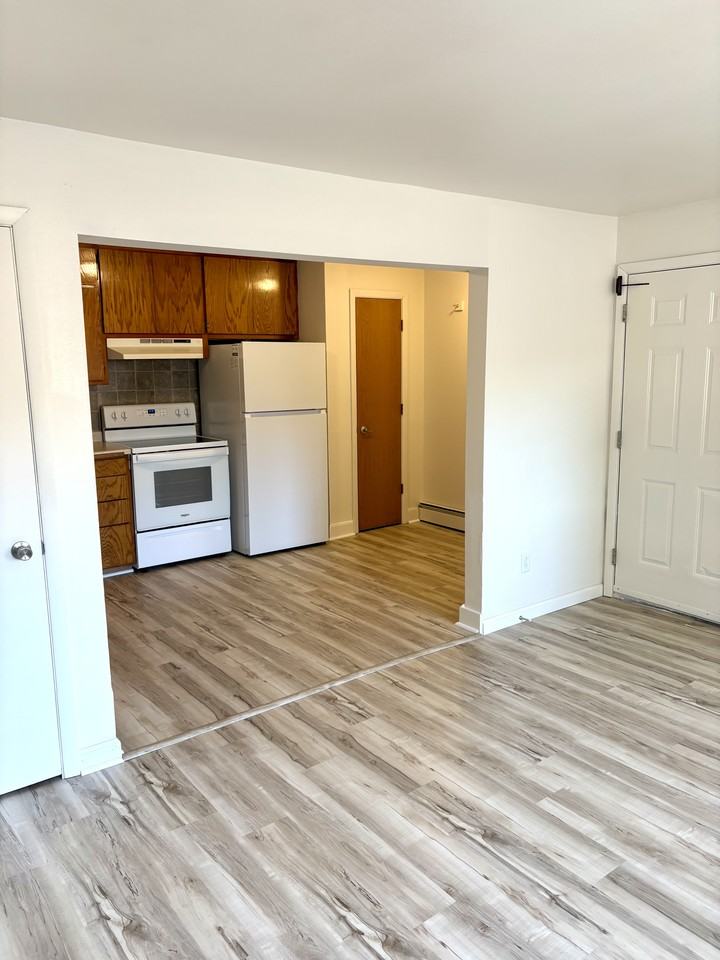 566 Cherry St #07 - Photo 5 of 15