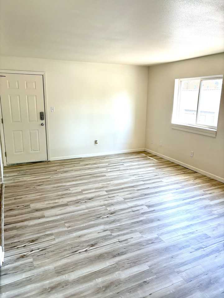 566 Cherry St #07 - Photo 6 of 15