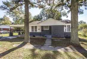 featured image of 415 W Pine St