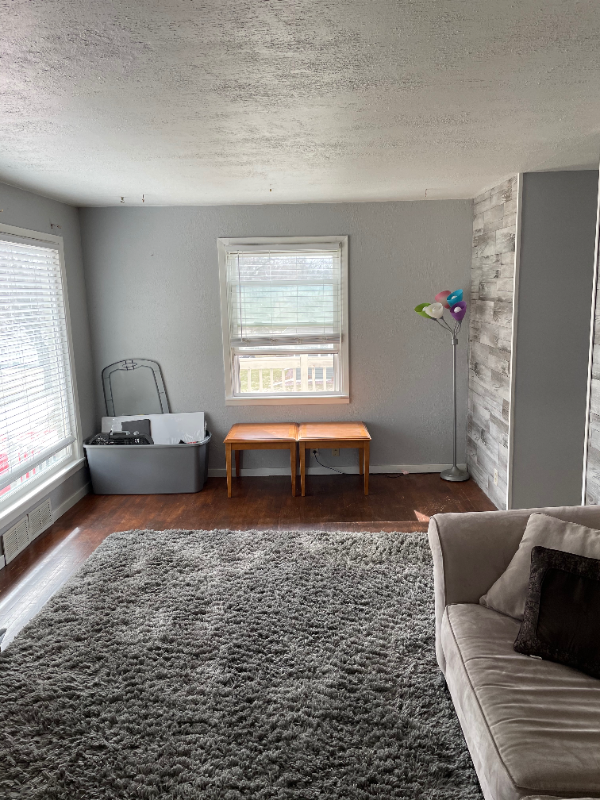 956 6th Ave Sw - Photo 3 of 12