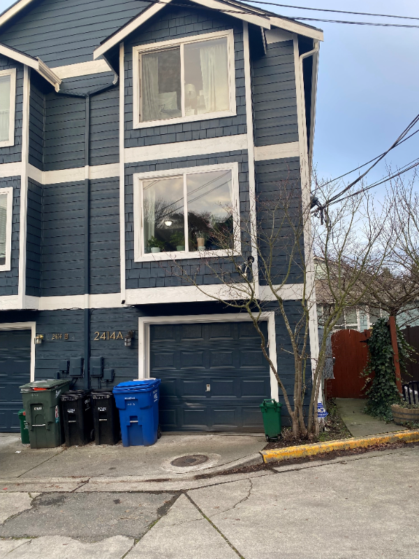 2414 Sw Holden St #A - Photo 2 of 20
