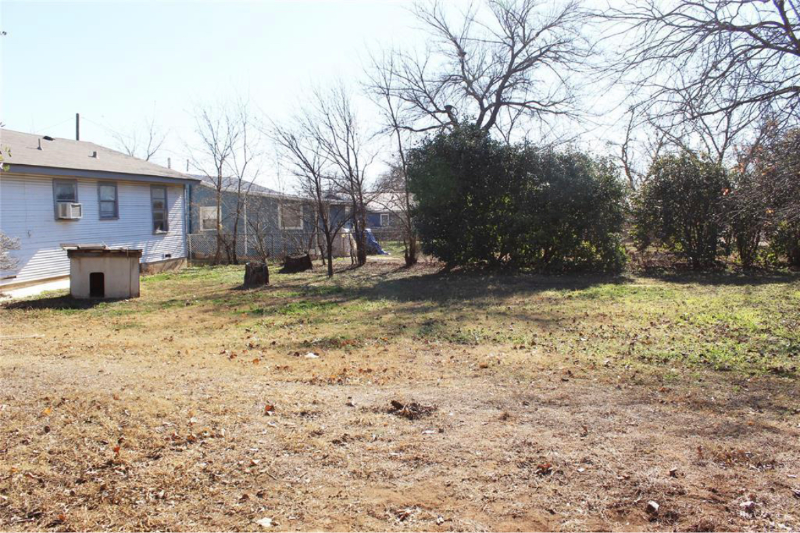 1410 N Estes St - Photo 4 of 14