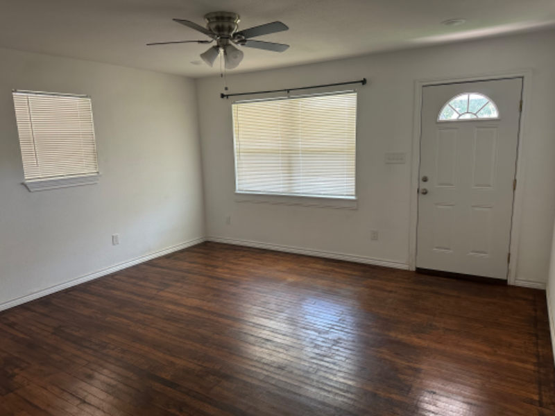 1410 N Estes St - Photo 5 of 14