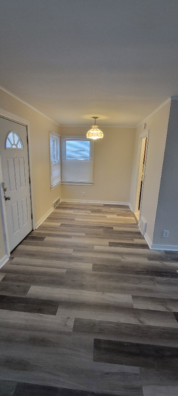 2526 Benjamin St - Photo 2 of 15