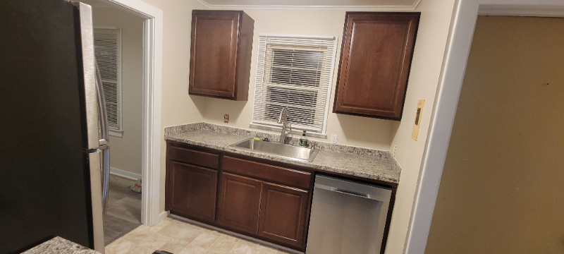 2526 Benjamin St - Photo 6 of 15