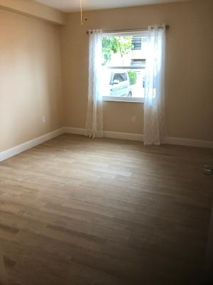 1044 Ellen Ct - Photo 6 of 10