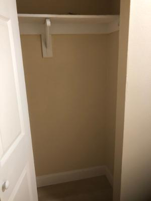 1044 Ellen Ct - Photo 7 of 10