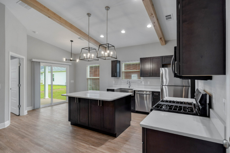 8278 Nelson St - Photo 4 of 47