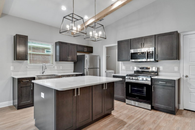 8278 Nelson St - Photo 6 of 47