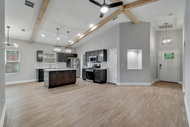 8278 Nelson St - Photo 7 of 47