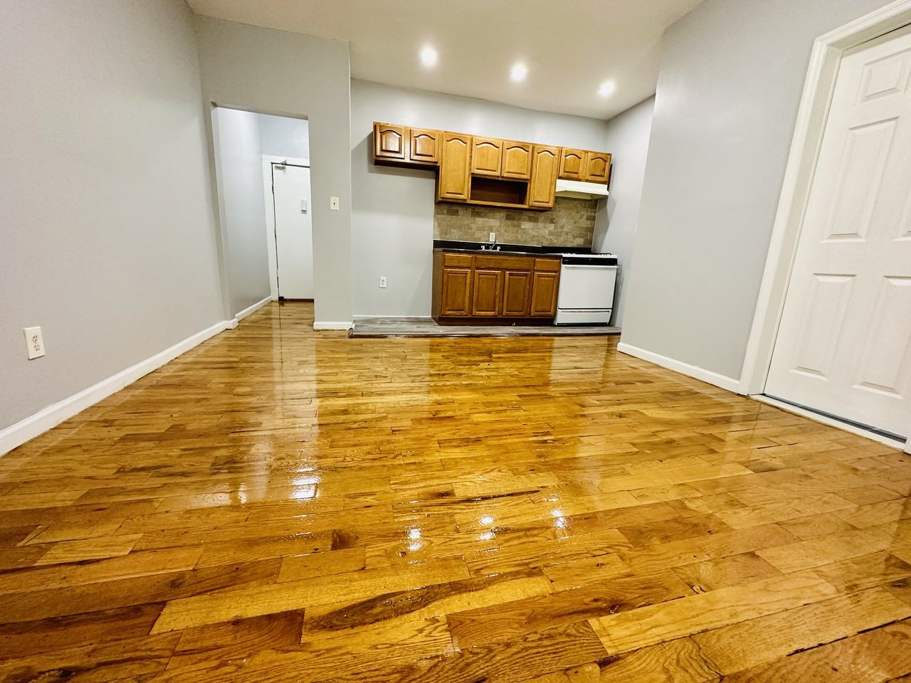 30 Rutgers St #309 - Photo 5 of 11