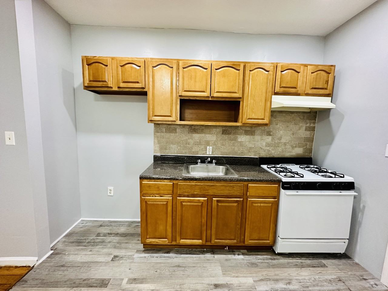 30 Rutgers St #309 - Photo 6 of 11