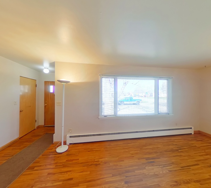 404 8th Ave Se #1 - Photo 3 of 6