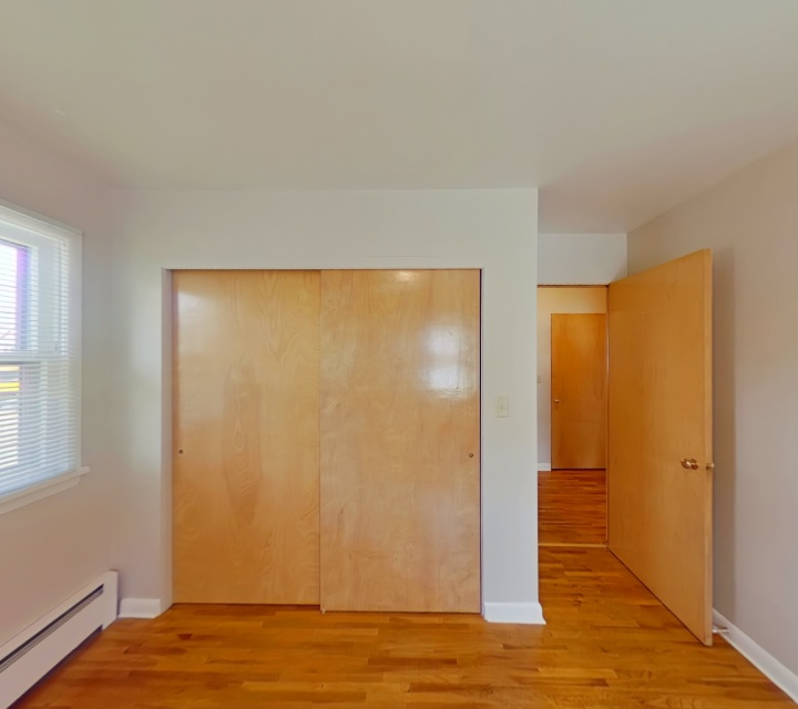 404 8th Ave Se #1 - Photo 4 of 6