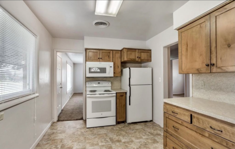 1370 Se #1 - Photo 2 of 10