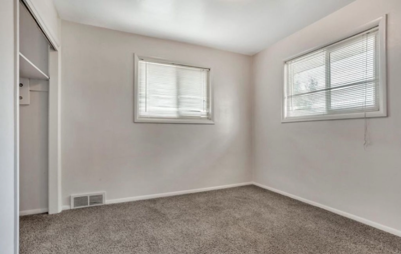 1370 Se #1 - Photo 6 of 10
