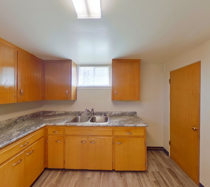 404 8th Ave Se #2 - Photo 2 of 5