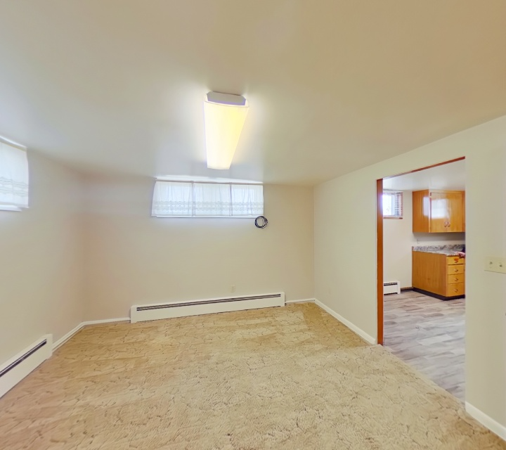 404 8th Ave Se #2 - Photo 3 of 5