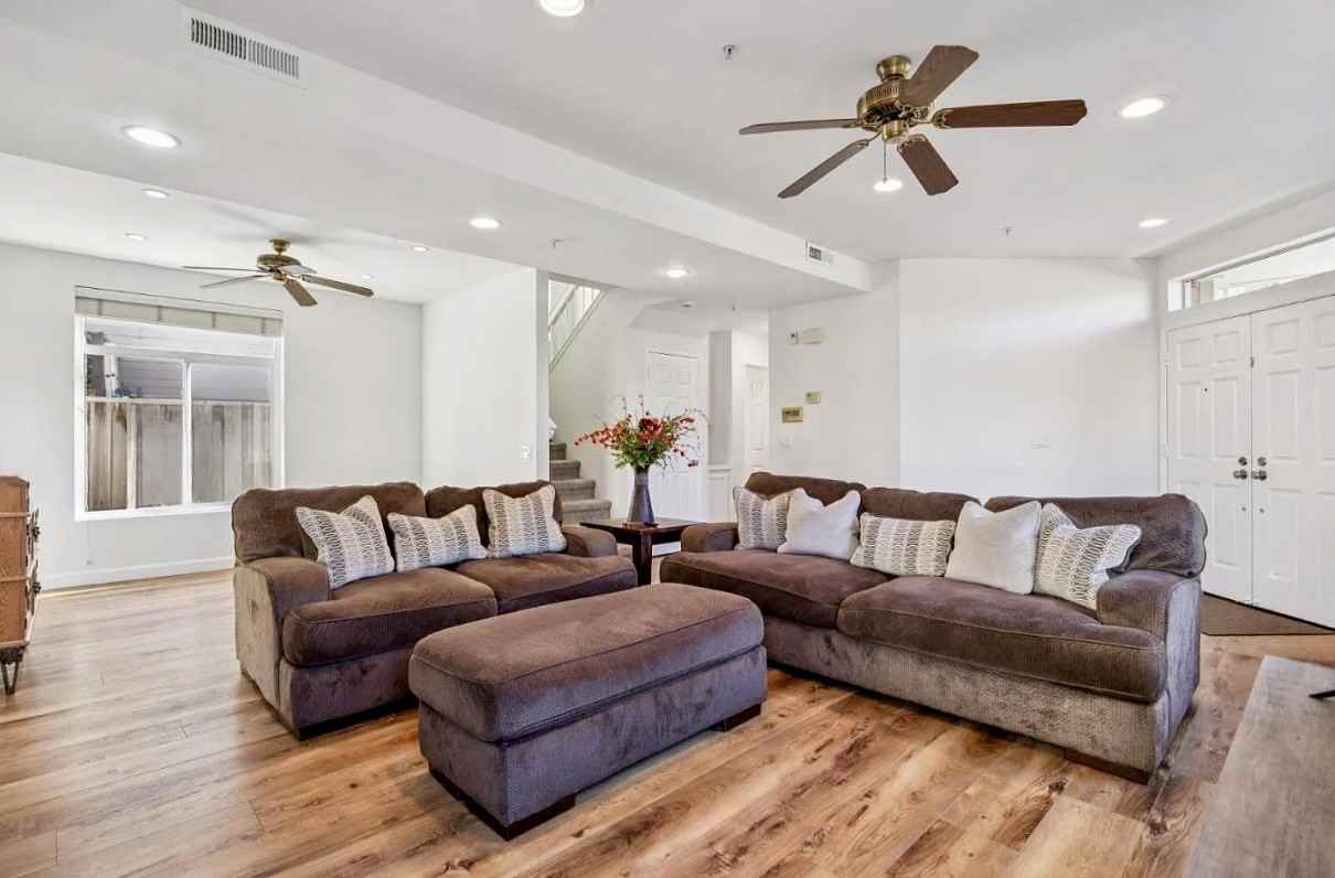 17552 Woodridge Court - Photo 6 of 18