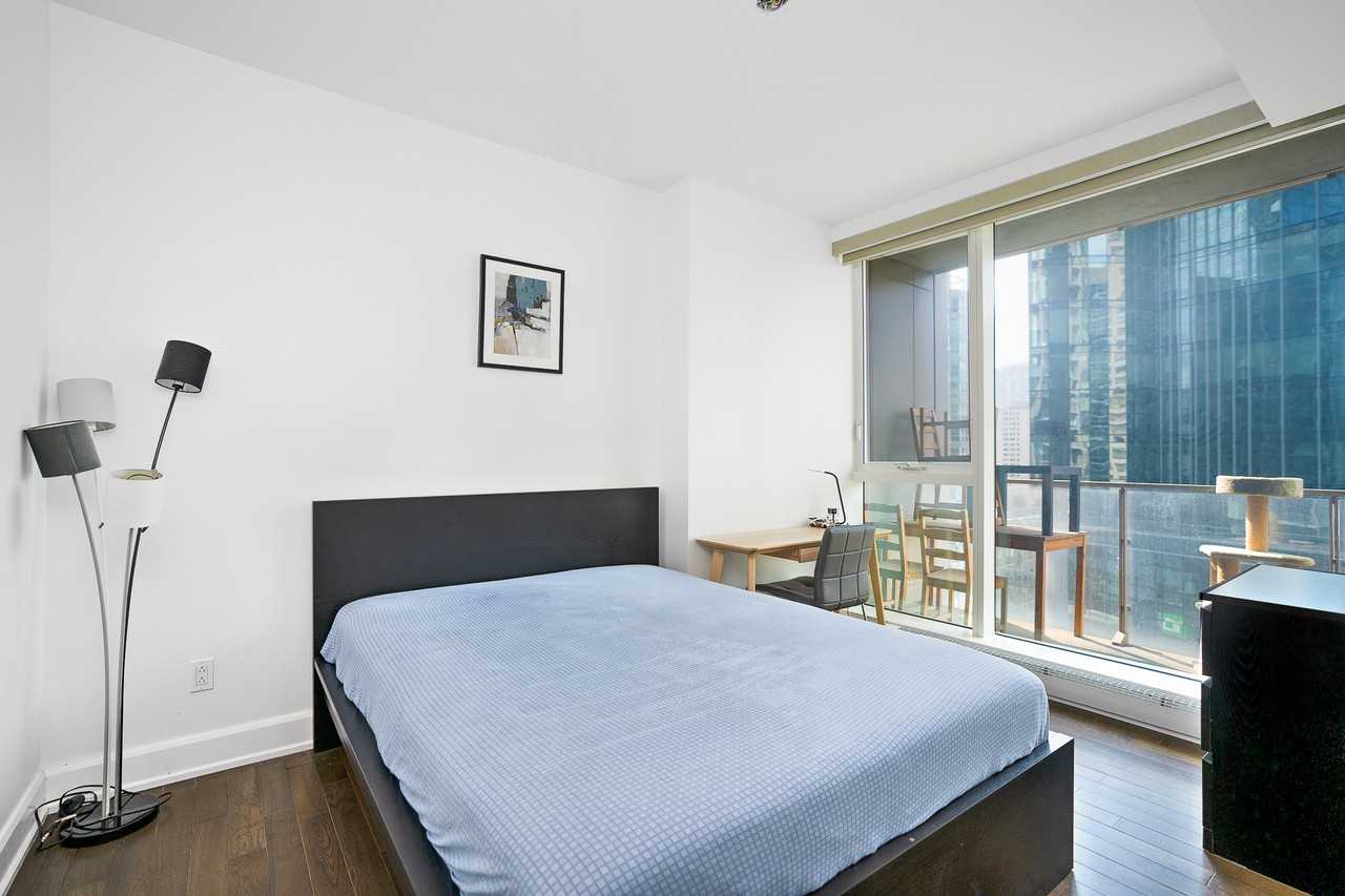1380 Boulevard René-Lévesque Ouest #1003 - Photo 3 of 26