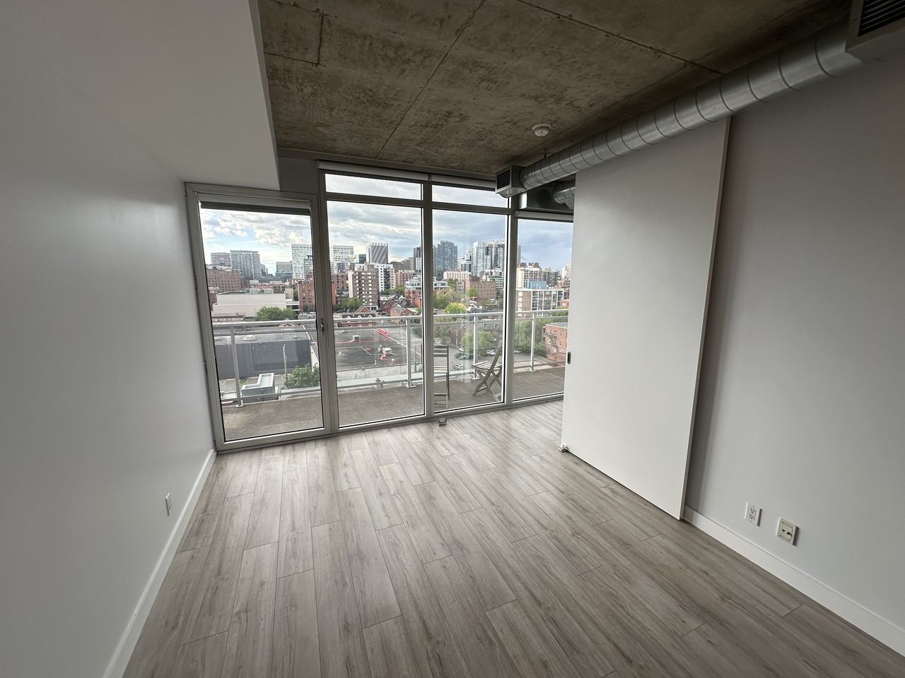 354 Gladstone Avenue #814