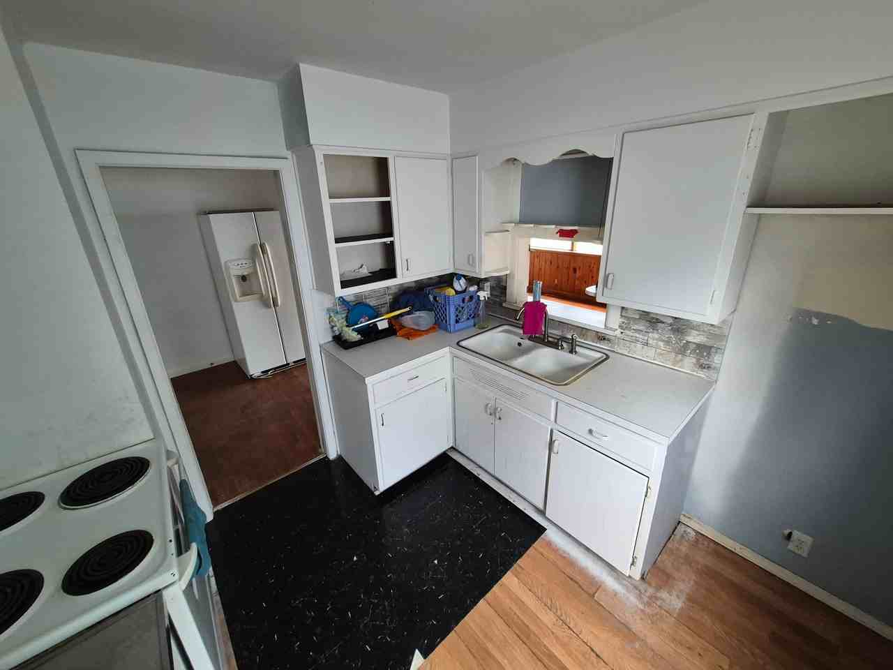 2738 Berkley St - Photo 3 of 23