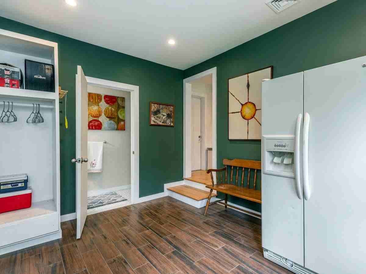 23 Cornwall Rd - Photo 4 of 20