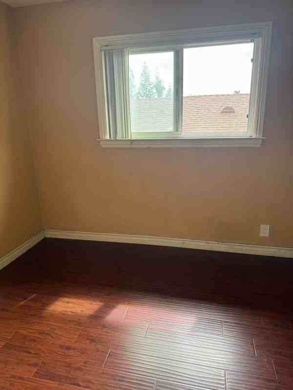 2817 S Center St - Photo 2 of 10