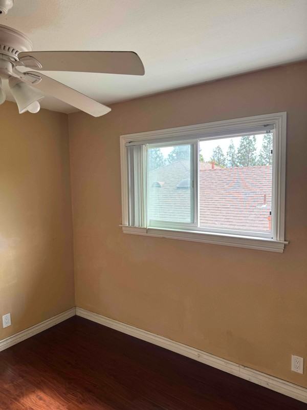 2817 S Center St - Photo 3 of 10