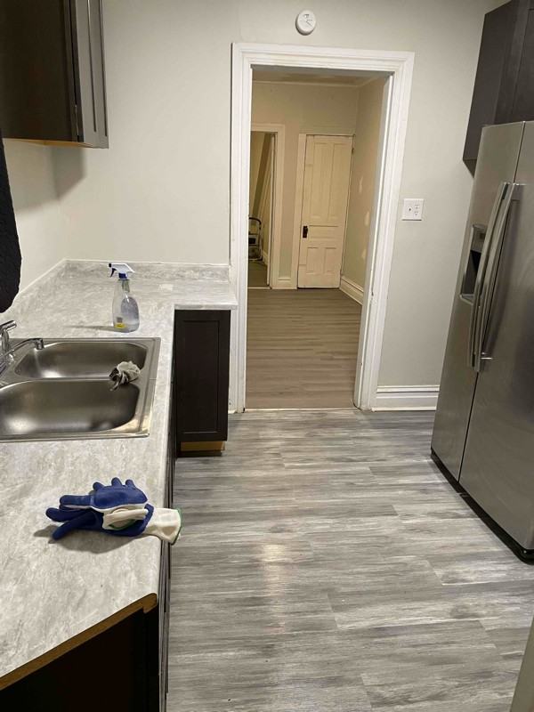 918 W King St 1st Fl #1 - Photo 5 of 9