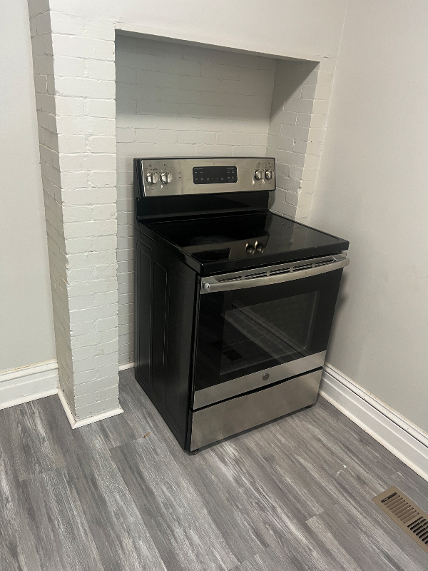 918 W King St 1st Fl #1 - Photo 7 of 9
