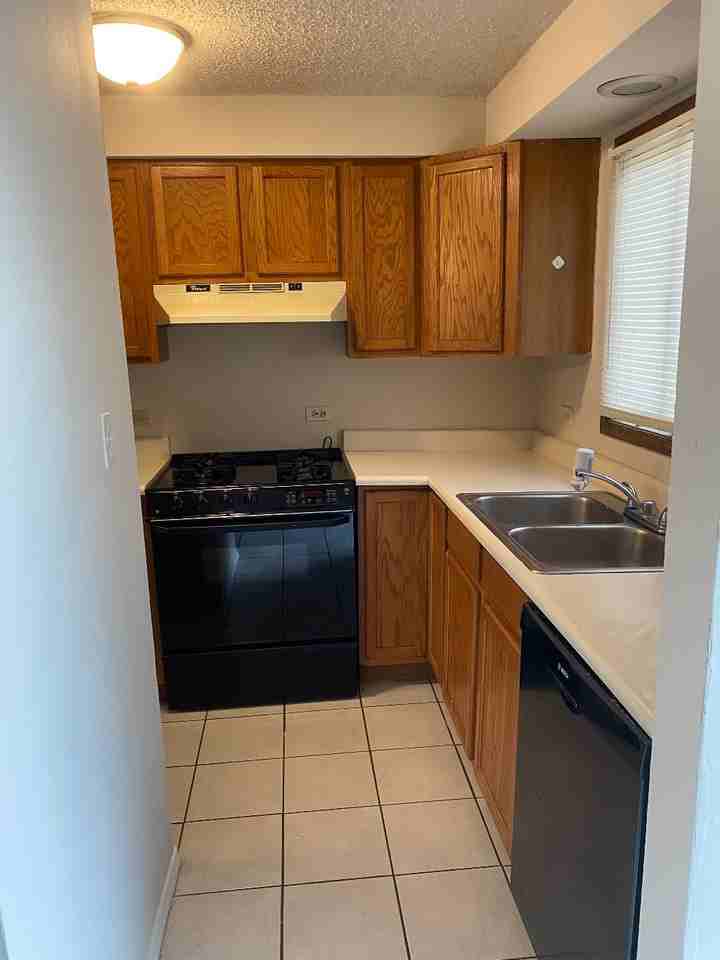 485 Plum Creek Ct #1 - Photo 3 of 6