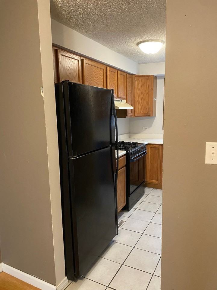 485 Plum Creek Ct #1 - Photo 4 of 6