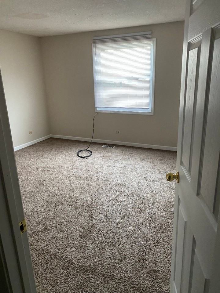 485 Plum Creek Ct #1 - Photo 5 of 6